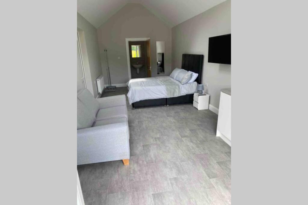 The Forest Chalet - Stunning Studio Apartment Ballycastle Ngoại thất bức ảnh