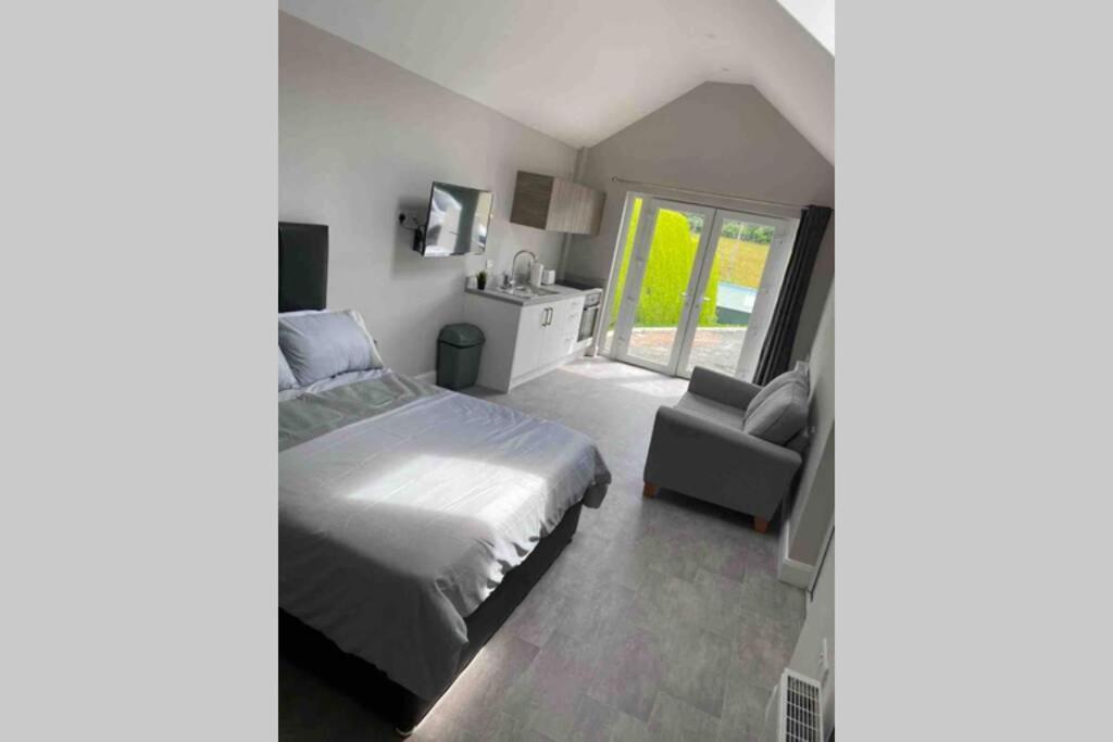 The Forest Chalet - Stunning Studio Apartment Ballycastle Ngoại thất bức ảnh